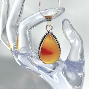 🌈 Lovely yellow chalcedony necklace